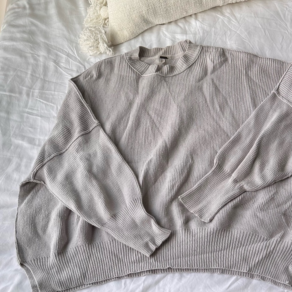 Cool grey oversized free people sweater, size M but fits much larger!